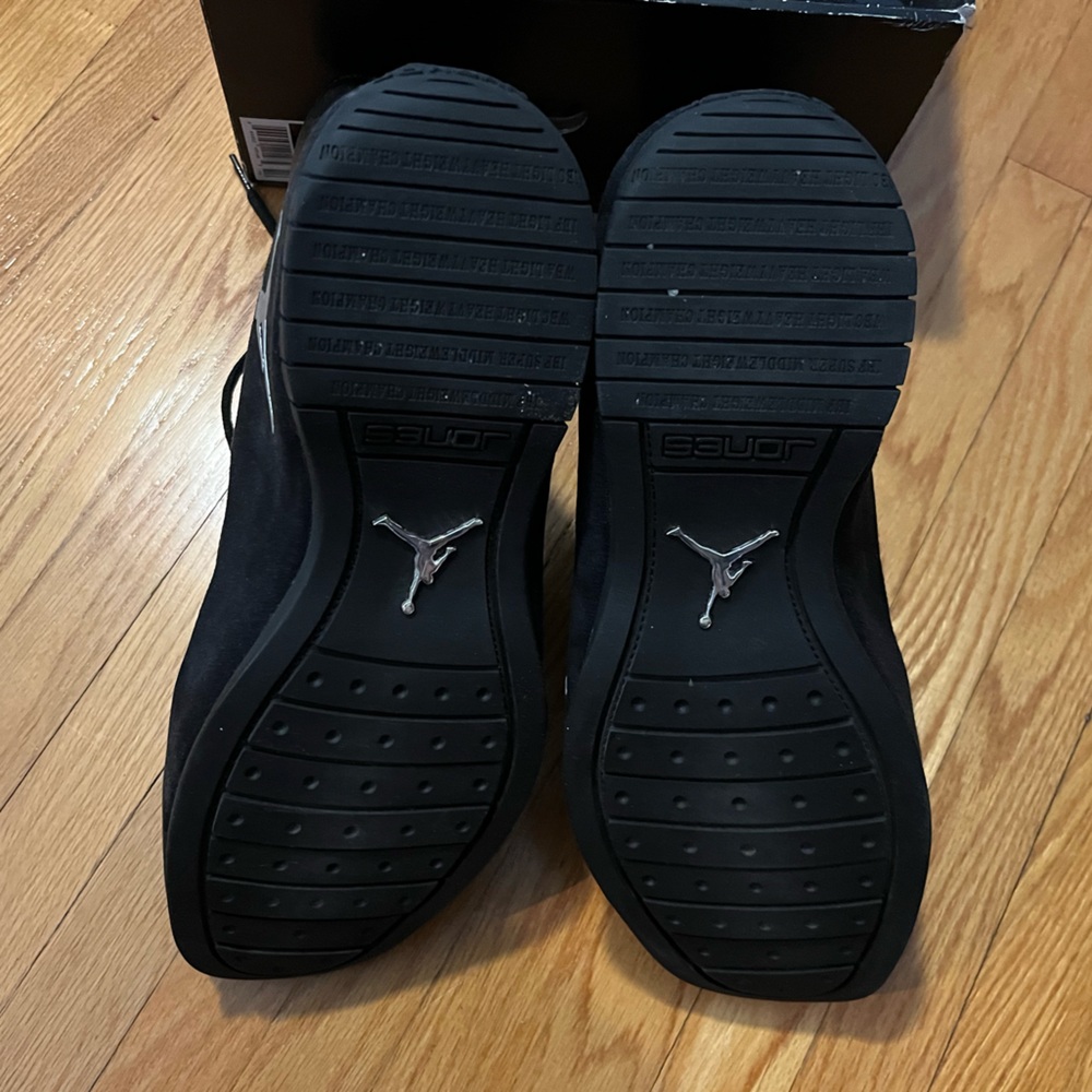 Roy Jones Jordan Boxing Shoes. Used. Men - Size 13. With replacement box. - Picture 4 of 4